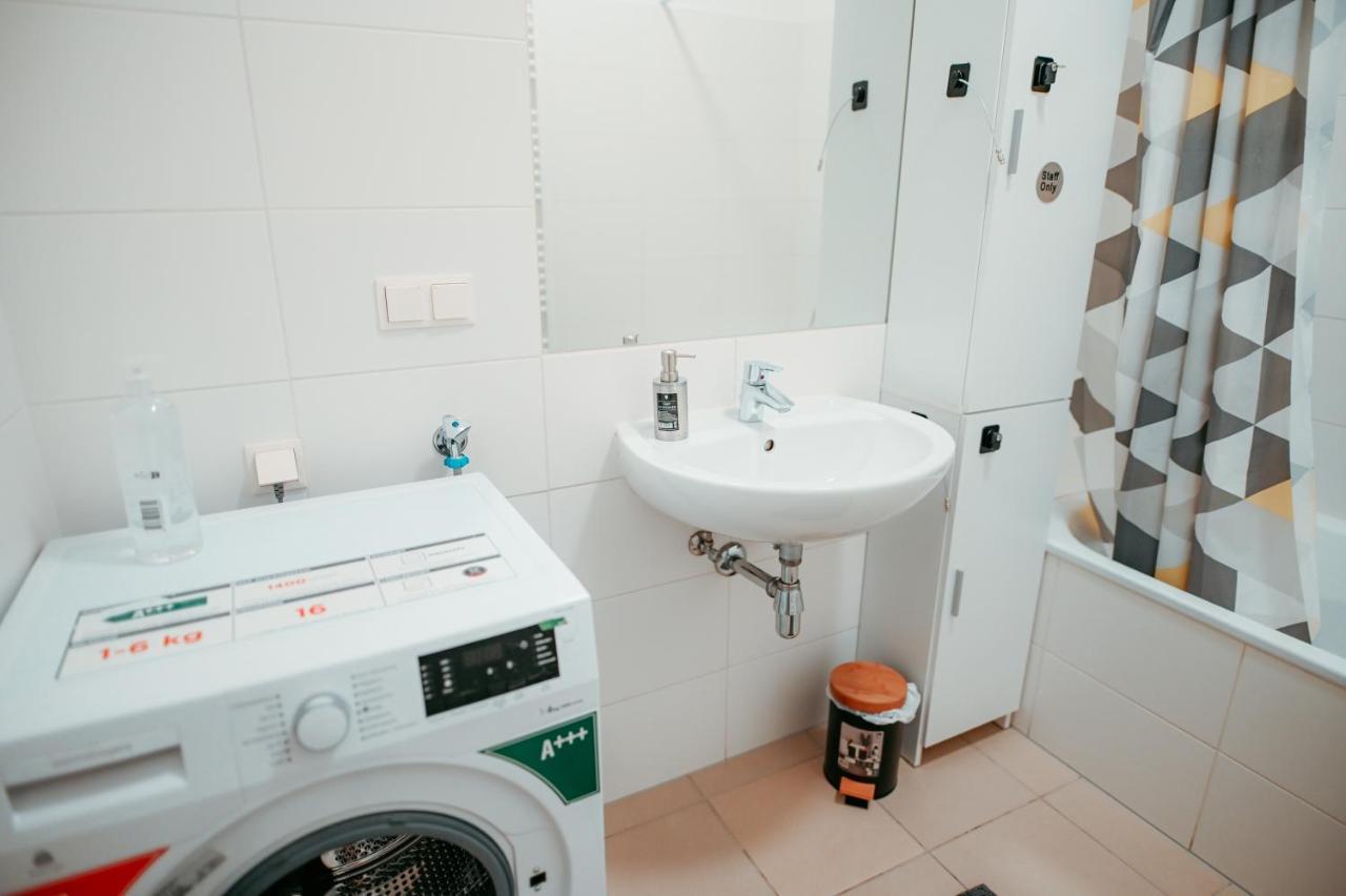 4 * Wien
